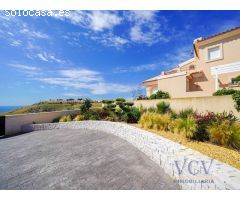 Tu Refugio en Gran Alacant: Encantador Bungalow con Vistas, Terraza y Espacios