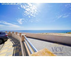 Tu Refugio en Gran Alacant: Encantador Bungalow con Vistas, Terraza y Espacios