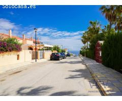 Tu Refugio en Gran Alacant: Encantador Bungalow con Vistas, Terraza y Espacios