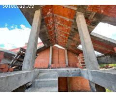 VIVIENDA ADOSADA EN PROYECTO DE CONSTRUCCION CON PATIO