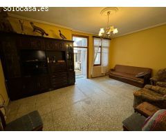 CASA EN EL CENTRO PARA REFORMAR CON GARAJE