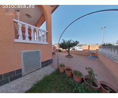 CASA TODA EN UNA PLANTA, EN PARCELA ESQUINERA
