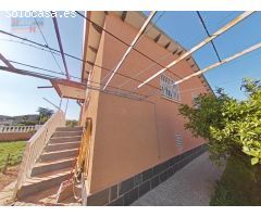 CASA TODA EN UNA PLANTA, EN PARCELA ESQUINERA