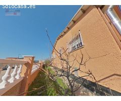 CASA TODA EN UNA PLANTA, EN PARCELA ESQUINERA