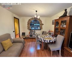 DOS CASAS JUNTAS EN MITAD DEL PUEBLO