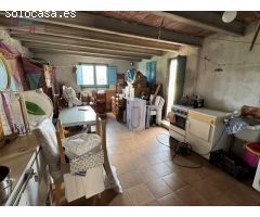 DOS CASAS JUNTAS EN MITAD DEL PUEBLO