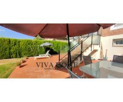 CHALE PAREADO DE 330m2 CON 5 HABITACIONES 3 BAÑOS EN EL CAMPO REAL