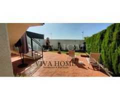 CHALE PAREADO DE 330m2 CON 5 HABITACIONES 3 BAÑOS EN EL CAMPO REAL