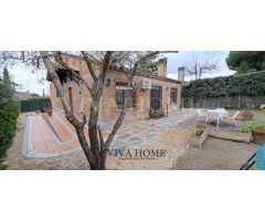 CHALET INDEPENDIENTE TODO EXTERIOR EN UNA SOLA PLANTA Y BUHARDILLA, CON 18