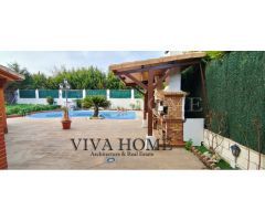 Chalet INDEPENDIENTE TODO EN UNA SOLA PLANTA de 4 habitaciones, con piscina