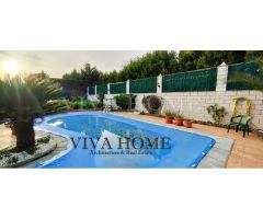 Chalet INDEPENDIENTE TODO EN UNA SOLA PLANTA de 4 habitaciones, con piscina