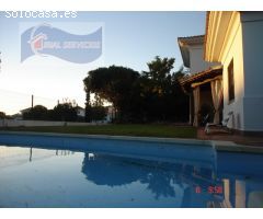 Gran casa tipo Cortijo Andaluz, que se encuentra en Nueva Portil y con vistas