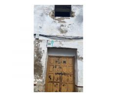 CASA VIEJA EN EL CENTRO DE UTRERA