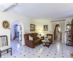 3584 CHALET CON PISCINA Y VISTAS DESPEJADAS AL LAGO MENOR EN ALCUDIA
