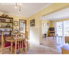 3584 CHALET CON PISCINA Y VISTAS DESPEJADAS AL LAGO MENOR EN ALCUDIA