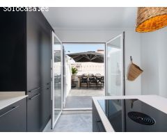 3951 SOBREATICO EN EL PASEO MARÍTIMO DEL PUERTO DE ALCUDIA CON VISTAS A TODA LA