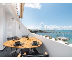 3951 SOBREATICO EN EL PASEO MARÍTIMO DEL PUERTO DE ALCUDIA CON VISTAS A TODA LA