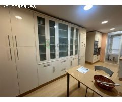 GRAN PISO JUNTO AL PARQUE DE SAN FRANCISCO CON TRASTERO INCLUIDO