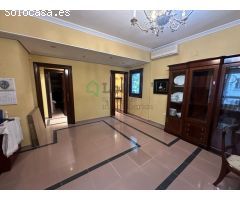 GRAN PISO JUNTO AL PARQUE DE SAN FRANCISCO CON TRASTERO INCLUIDO
