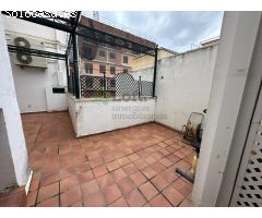 ESPECTACULAR PISO DE 300 M² GARAJE Y PATIO EN PLAZA DE LOS ALFÉRECES