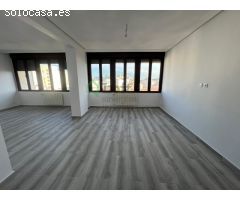 PISO RECIÉN REFORMADO CON GARAJE Y TRASTERO EN EL CENTRO DE BADAJOZ (EDIFICIO