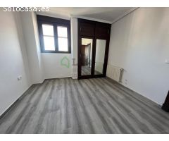 PISO RECIÉN REFORMADO CON GARAJE Y TRASTERO EN EL CENTRO DE BADAJOZ (EDIFICIO