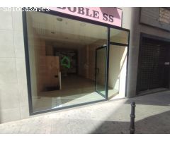 LOCAL COMERCIAL CON POSIBILIDAD DE VIVIENDA EN EL CENTRO