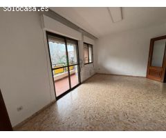 ESTUPENDO PISO EN EL CENTRO DE BADAJOZ