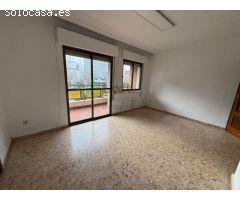 ESTUPENDO PISO EN EL CENTRO DE BADAJOZ