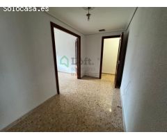 ESTUPENDO PISO EN EL CENTRO DE BADAJOZ