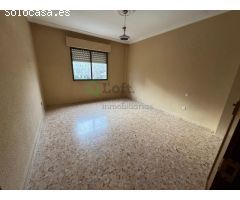 ESTUPENDO PISO EN EL CENTRO DE BADAJOZ