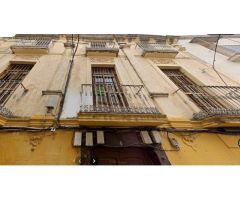 EDIFIO EN CENTRO IDEAL PARA INVERSORES Y HACER VIVIENDAS !!!!!