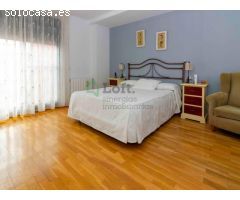 PISO CON GARAJE Y TRASTERO EN EL CASCO ANTIGUO