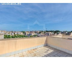 Adosado en Llubí: Nueva Construcción con Piscina Comunitaria y Vistas al Campo