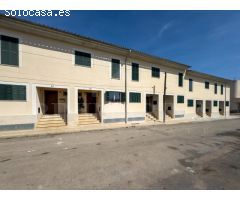 Adosado en Llubí: Nueva Construcción con Piscina Comunitaria y Vistas al Campo