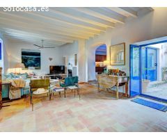 Hermosa Casa Reformada con Patio y Piscina en las Afueras de Campanet