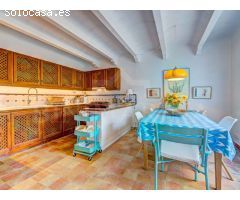 Hermosa Casa Reformada con Patio y Piscina en las Afueras de Campanet