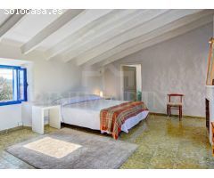 Hermosa Casa Reformada con Patio y Piscina en las Afueras de Campanet