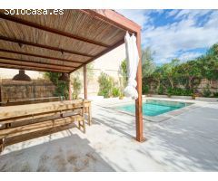 Hermosa Casa Reformada con Patio y Piscina en las Afueras de Campanet