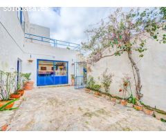 Hermosa Casa Reformada con Patio y Piscina en las Afueras de Campanet