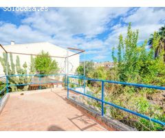 Hermosa Casa Reformada con Patio y Piscina en las Afueras de Campanet