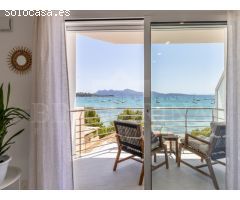 Piso recién reformado en primera línea en Puerto Pollensa