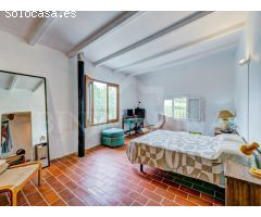 Finca para reformar con vistas, piscina y un molino antiguo