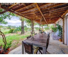 Finca para reformar con vistas, piscina y un molino antiguo