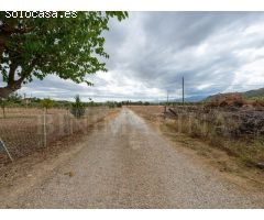 Finca para reformar con vistas, piscina y un molino antiguo