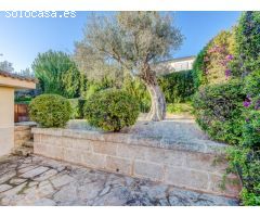 Espaciosa y moderna, con jardín y piscina privada en Aucanada