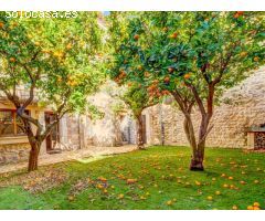Encantadora casa mallorquina restaurada con jardín privado en Selva