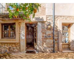 Encantadora casa mallorquina restaurada con jardín privado en Selva