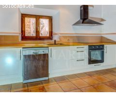 Encantadora casa mallorquina restaurada con jardín privado en Selva