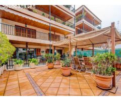 Exclusiva planta baja con gran terraza, 2 plazas de parking junto al Bosque de